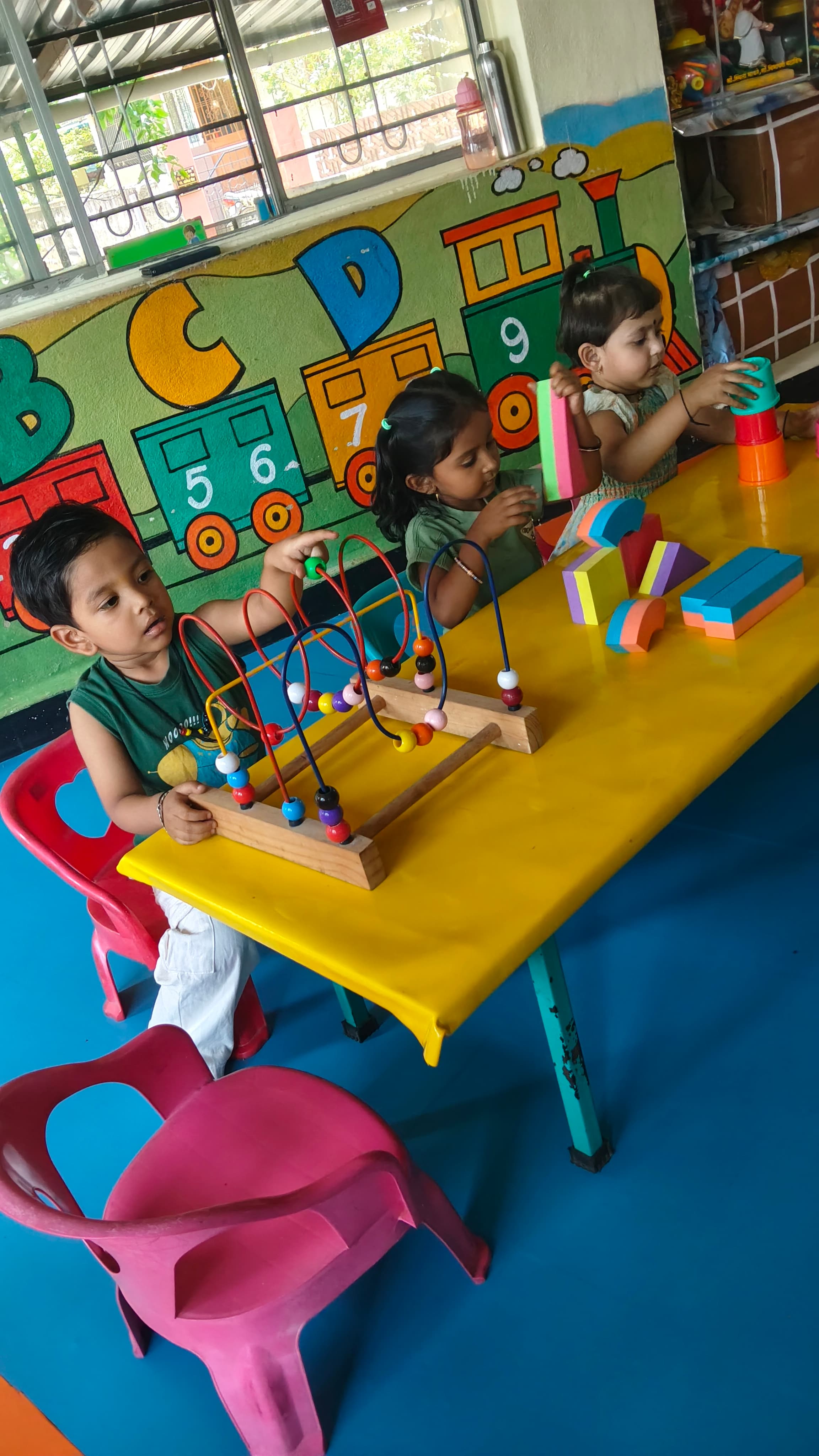 Story Telling extra-curricular activity at WOW Saplings Preschool, Kolhapur